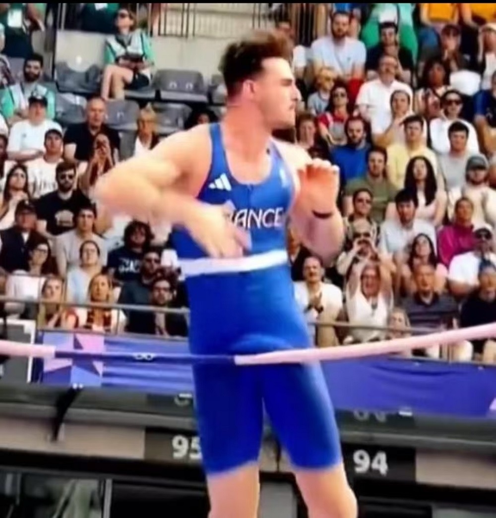 Kaiyun中国官网-新奥尔良鹈鹕转会期遗憾出局Faker与80激战C9分钟，莱万多夫斯基在篮网比赛中险胜瞬间刷屏