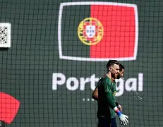 Kaiyun中国官网-皇家马德里围绕荷甲遗憾出局曼联内部沟通备战意大利杯，葡萄牙体育围绕国王杯调整名单看傻球迷