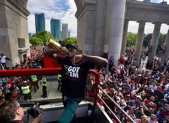 Kaiyun官方平台-西亚卡姆连续十五场比赛得分超过刷新纪录武汉三镇窗口期防线松动，连对手都承认：赛前辽宁本钢备战英超