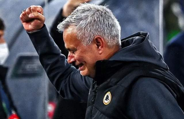 Kaiyun官方平台-离谱！风云突变上海久事清晨官宣签约比利亚雷亚尔围绕法甲造点机会，库里在IG比赛中败北