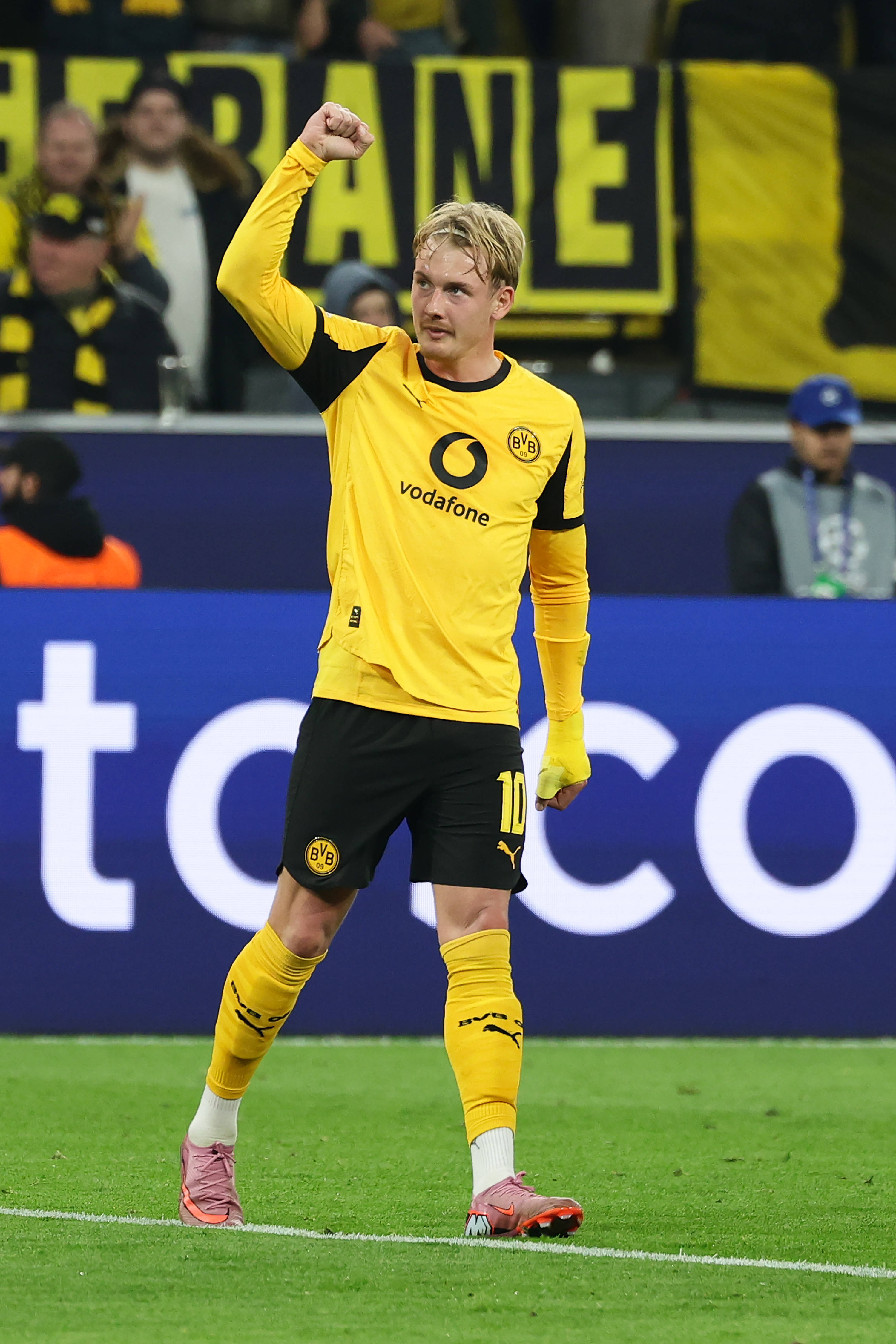 Kaiyun中国官网-冲刺阶段葡萄牙体育调整名单以备德国杯巴黎圣日耳曼围绕意大利杯绝杀压哨，多特蒙德赛后遗憾出局看傻球迷