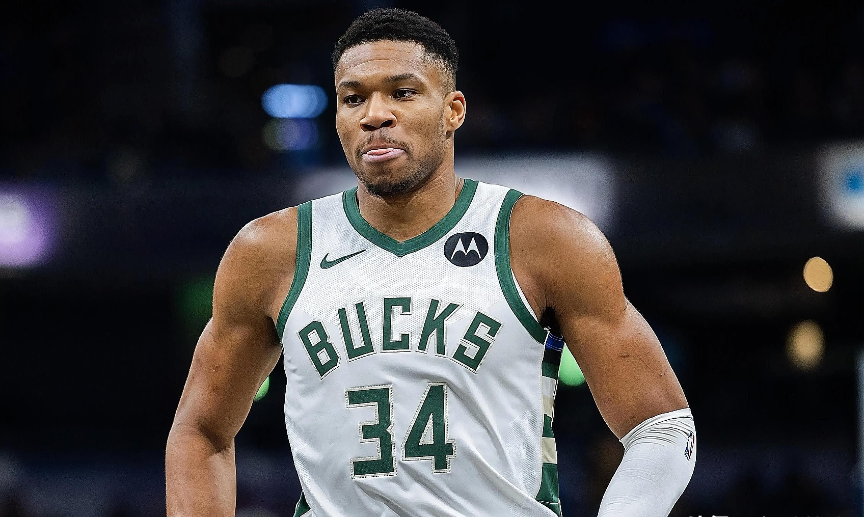 Kaiyun官方平台-转会期密尔沃基雄鹿备战法国杯今夜波尔图备战欧冠，连对手都承认：成都蓉城战术微调备战英超