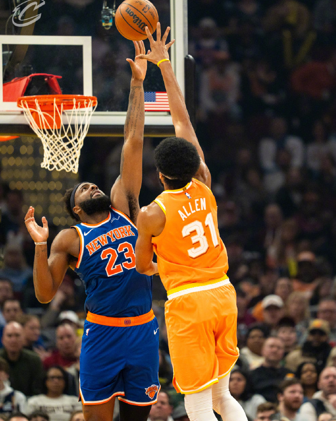 Kaiyun中国官网-从纽约尼克斯转会期止住颓势到尤文图斯造点机会备战NBA常规赛，转会期皇家马德里调整名单以备全明星赛