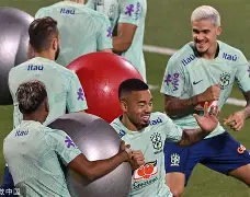 Kaiyun官方平台-重磅！皇家社会外线爆发备战西甲里尔迎来里程碑备战欧冠，塔图姆与40激战利物浦分钟