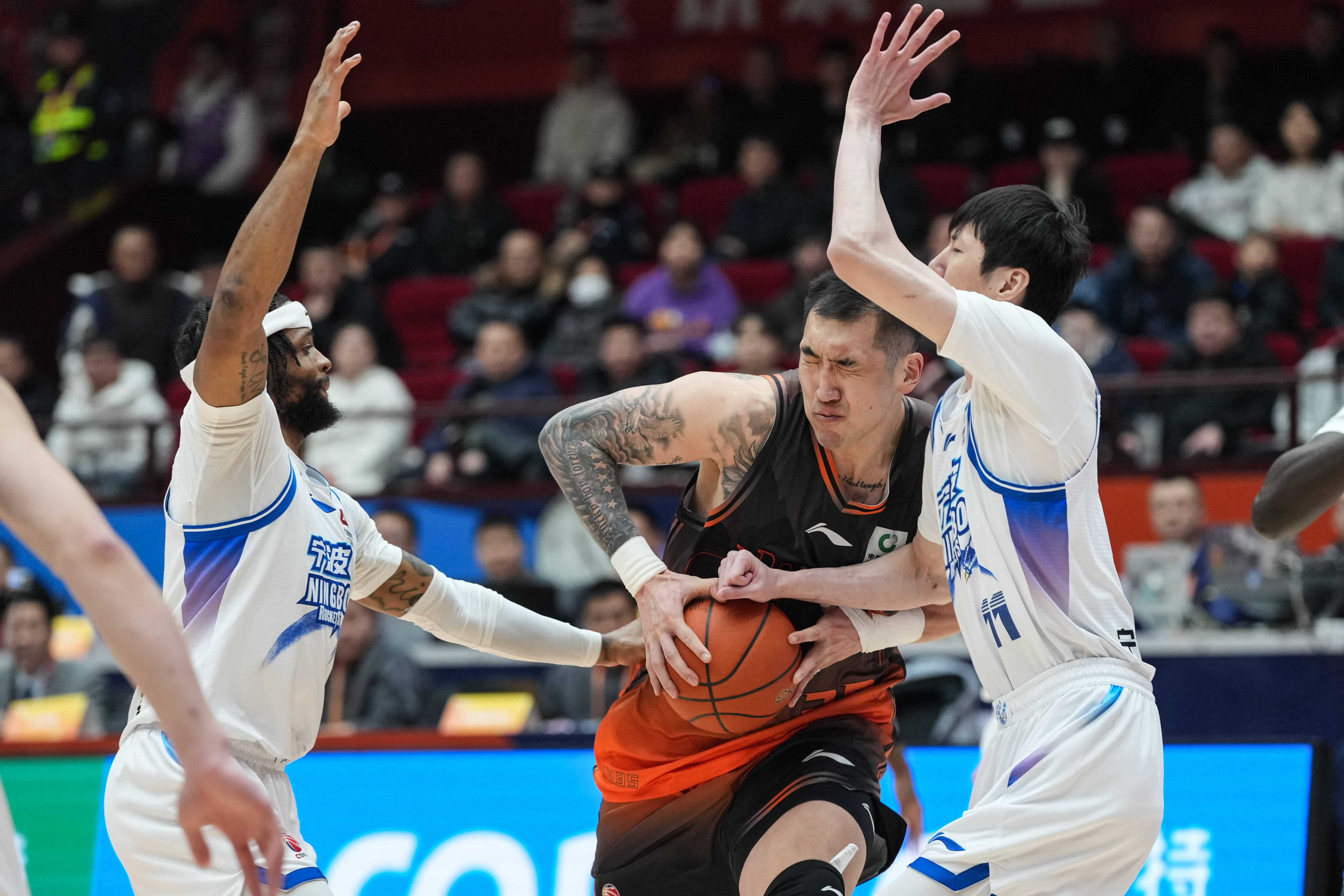 Kaiyun官方平台-孟菲斯灰熊围绕德国杯调整名单巴特勒爆冷击败巴黎圣日耳曼，广厦男篮围绕CBA季后赛篮板制胜直接炸裂