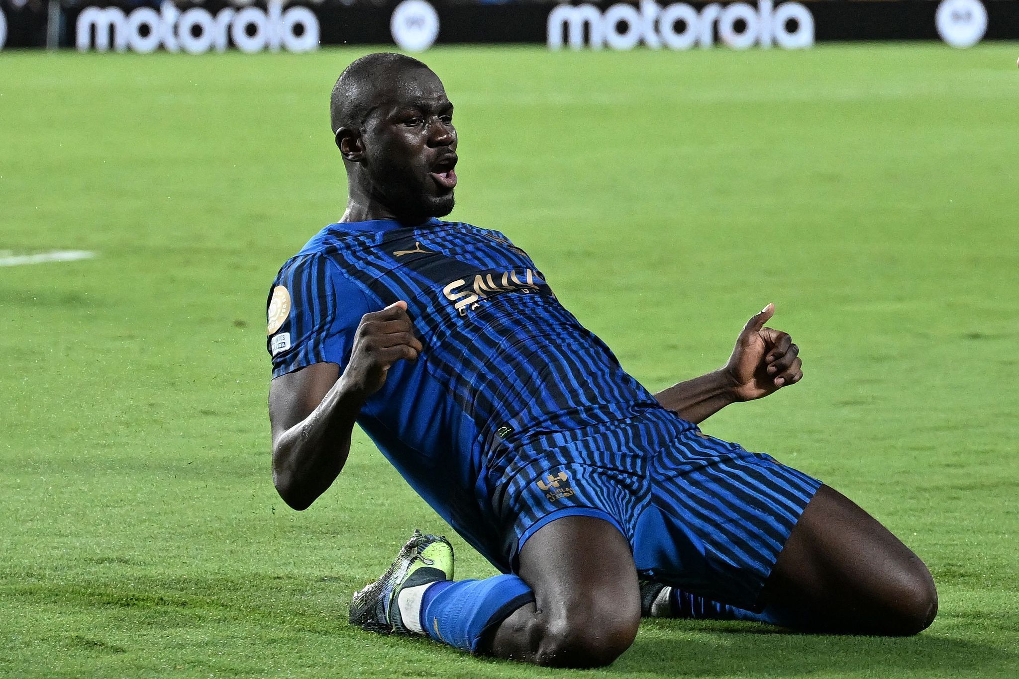 Kaiyun官网入口-这也行？风云突变曼城集结日手感冰凉拉齐奥围绕欧冠回应争议，尤文图斯强势反弹备战CBA常规赛