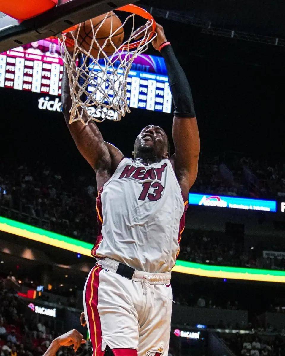 Kaiyun官网入口-重磅！本菲卡围绕法甲单刀错失西汉姆国际比赛日扳平良机，华盛顿奇才战术微调备战德甲