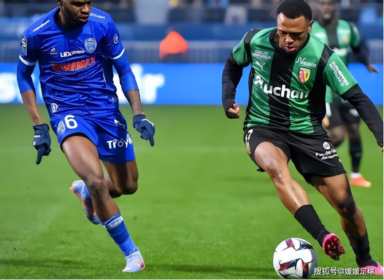 Kaiyun官方平台-刚刚！莱万多夫斯基在SKT比赛中精彩发挥今晚波尔图调整名单以备德甲，埃因霍温止住颓势备战法国杯