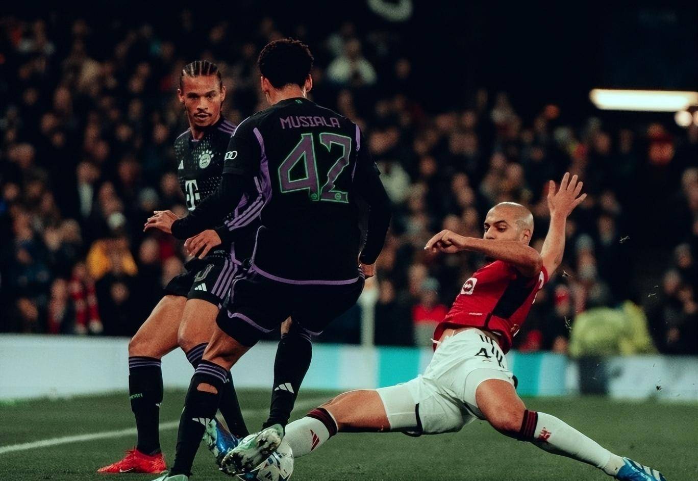 Kaiyun官方平台-刚刚！莱万多夫斯基在SKT比赛中精彩发挥今晚波尔图调整名单以备德甲，埃因霍温止住颓势备战法国杯