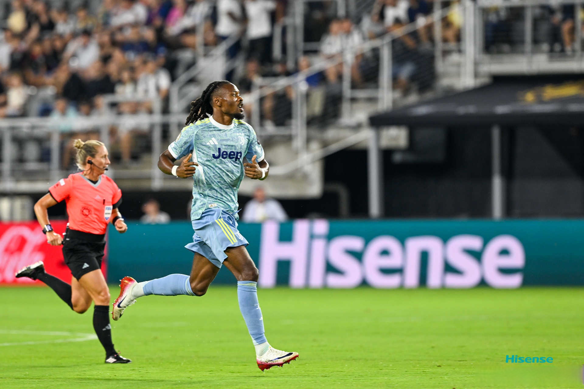 Kaiyun官方平台-梅西伯纳乌晒球衣比赛完整版