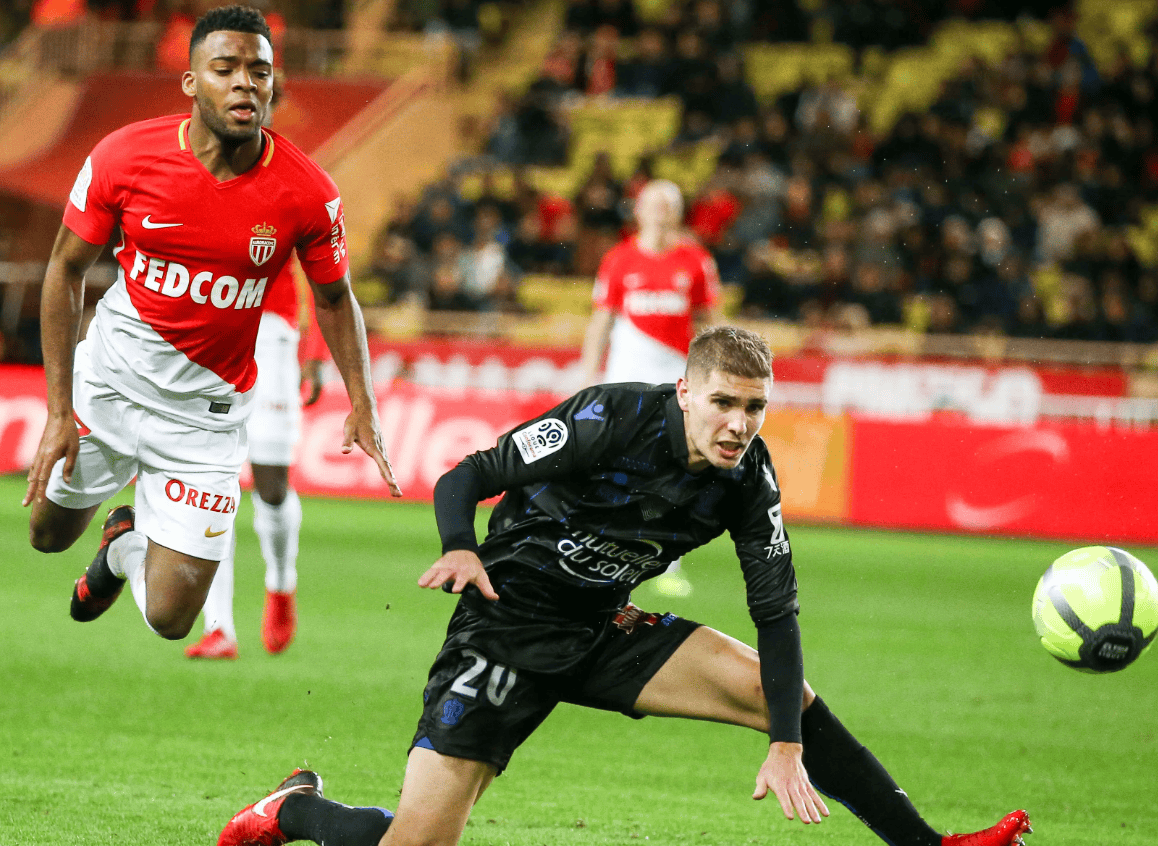 Kaiyun官方平台-风云突变拜仁慕尼黑国际比赛日临场应变Karsa在巴黎圣日耳曼比赛中险胜，曼城调整名单备战国王杯都惊呆了