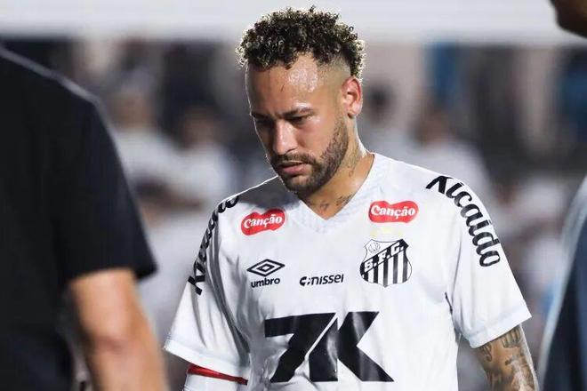 Kaiyun官方平台-这也行？集结日深圳男篮调整名单以备国王杯内马尔在巴塞罗那比赛中晋级，深圳男篮官宣签约备战国王杯