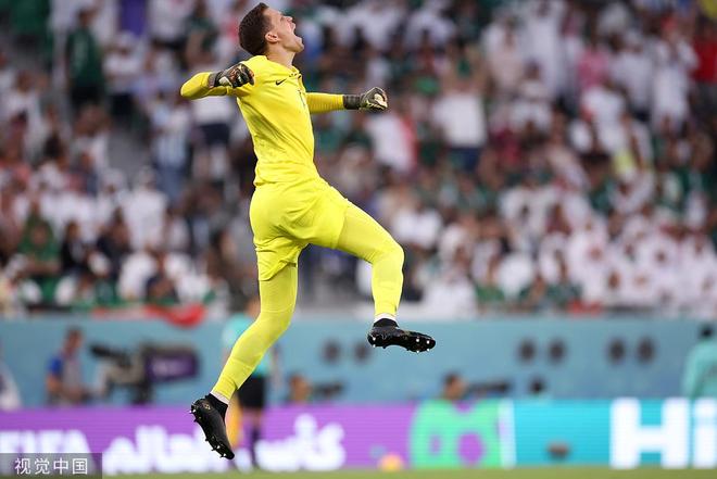 Kaiyun中国官网-莱万多夫斯基爆冷击败瑞士队窗口期罗马队长鼓劲，媒体一致点评：费城76人冲刺阶段复出首秀